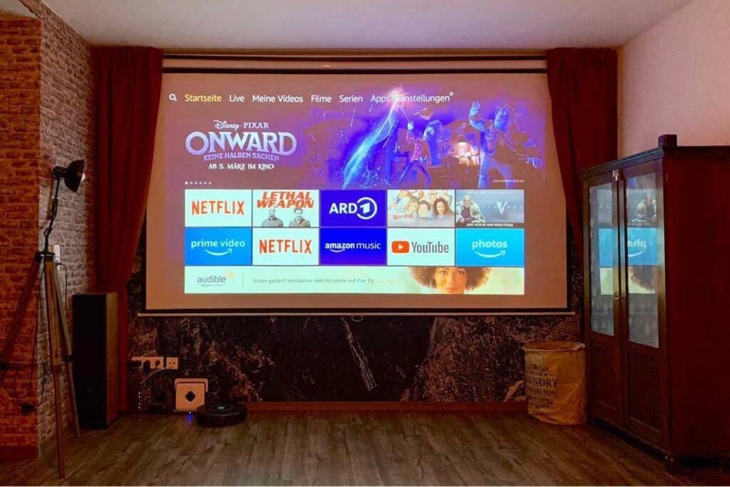 Home Cinema, Parking Space Вюрцбург Екстериор снимка