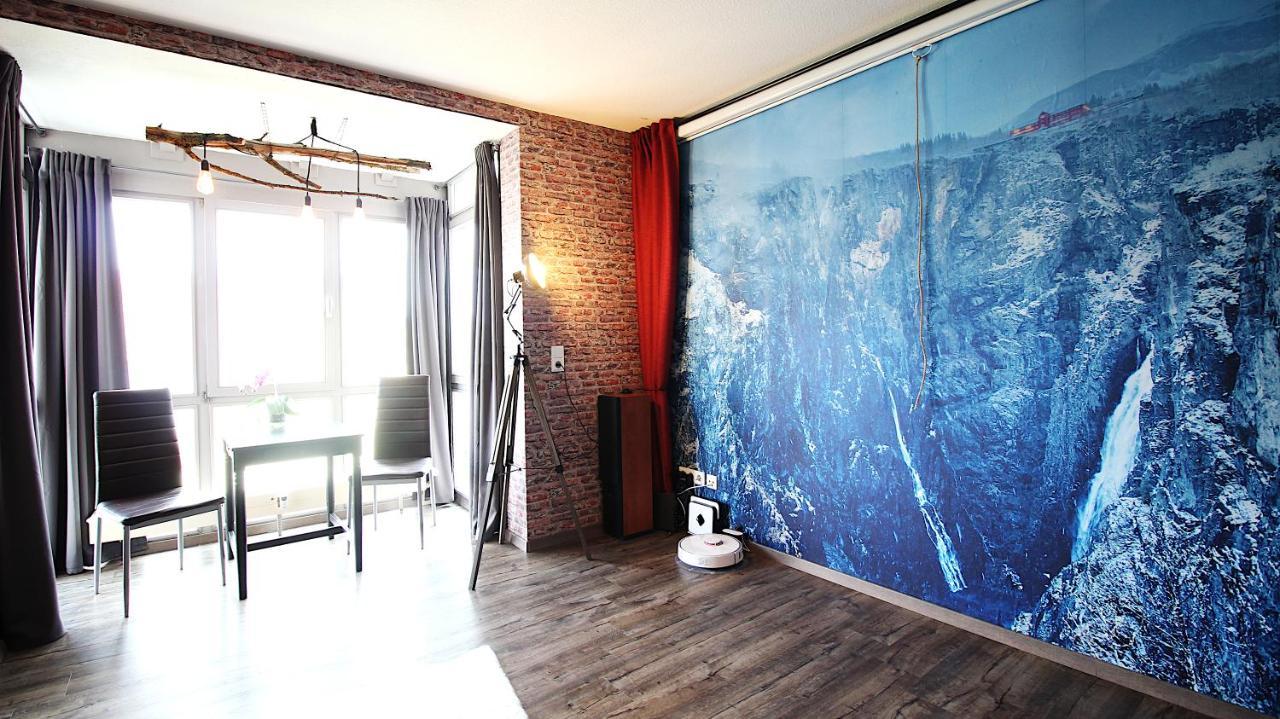 Home Cinema, Parking Space Вюрцбург Екстериор снимка